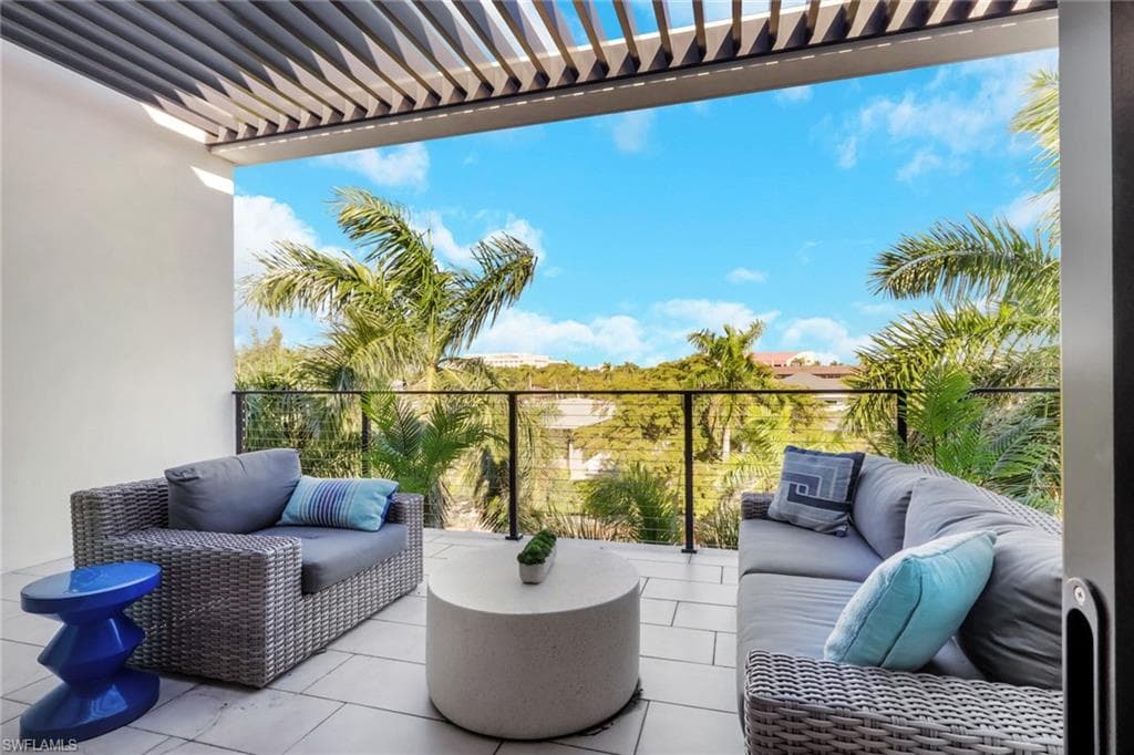 850 Central 303, Other, FL 34102-15