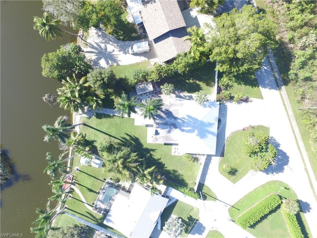 22 Constitution Dr, Naples, FL 34112-9