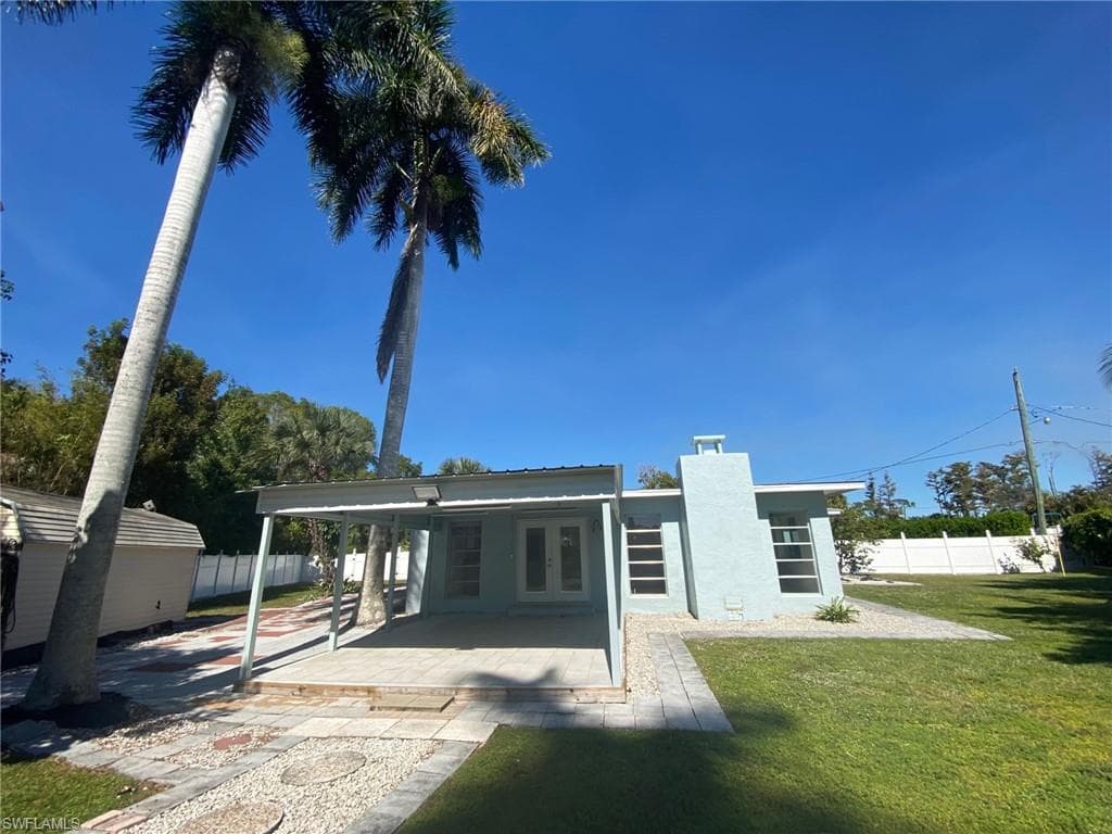 22 Constitution Dr, Naples, FL 34112-11