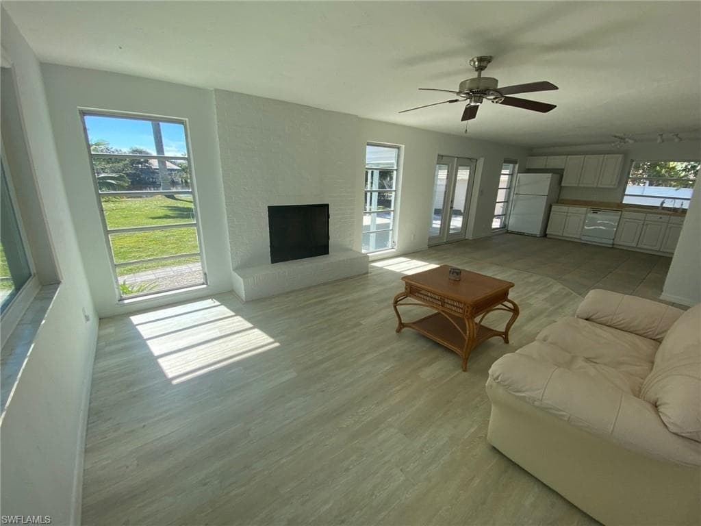 22 Constitution Dr, Naples, FL 34112-14