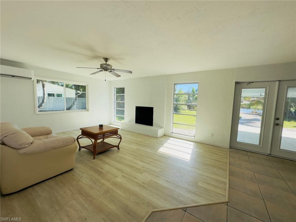 22 Constitution Dr, Naples, FL 34112-19