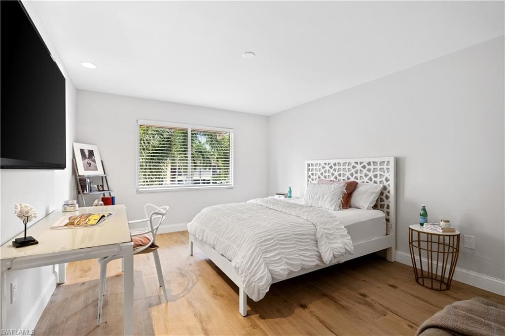 3200 Binnacle Dr C3, Naples, FL 34103-25