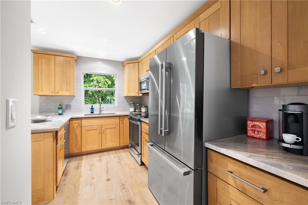 3200 Binnacle Dr C3, Naples, FL 34103-27