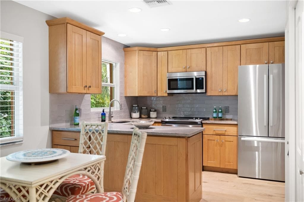 3200 Binnacle Dr C3, Naples, FL 34103-3