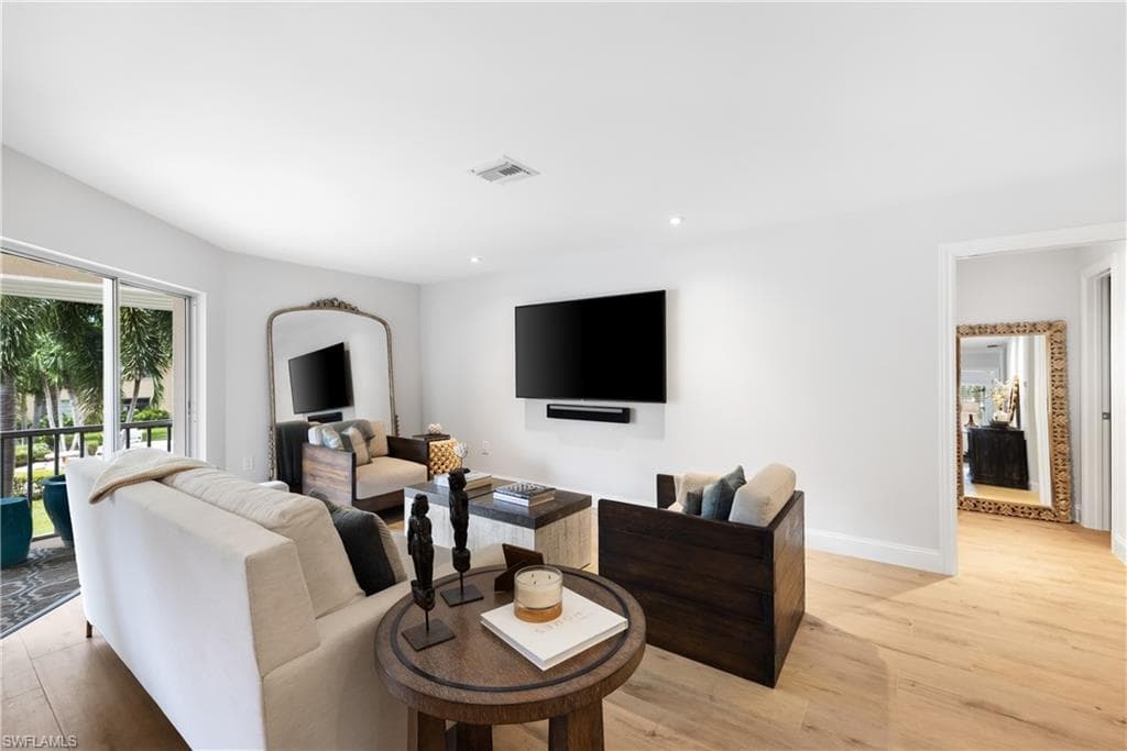 3200 Binnacle Dr C3, Naples, FL 34103-6