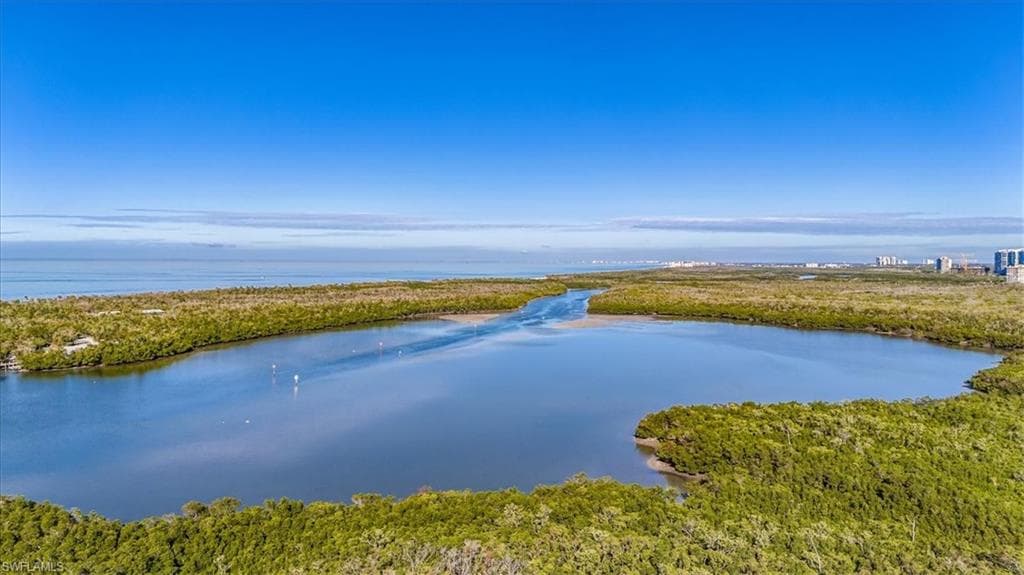 295 Grande Way 702, Naples, FL 34110-29