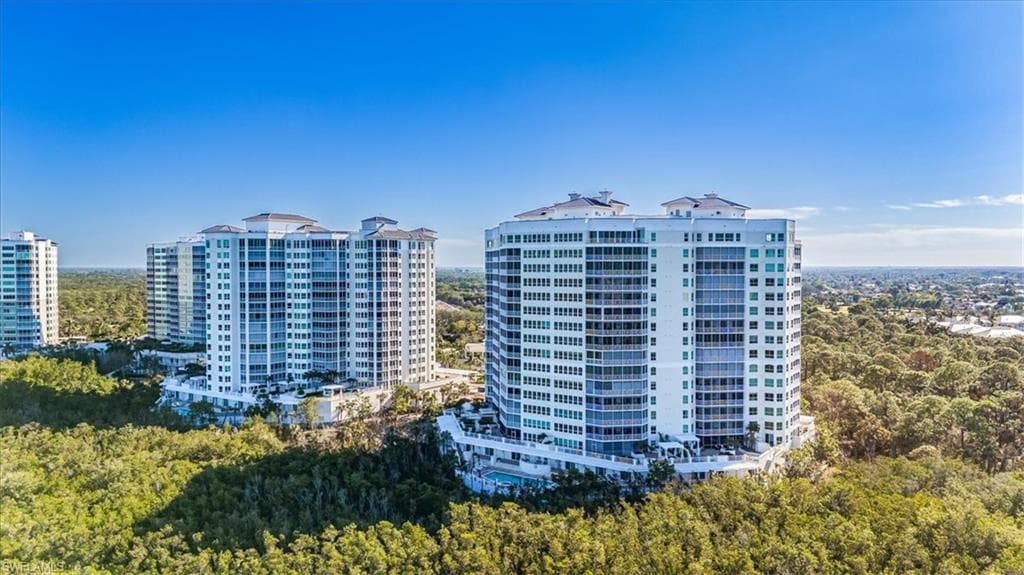 295 Grande Way 702, Naples, FL 34110-31