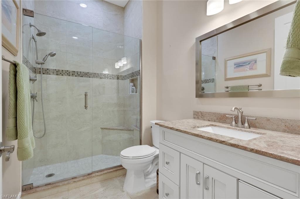 820 Bentwater Cir 202, Naples, FL 34108-19