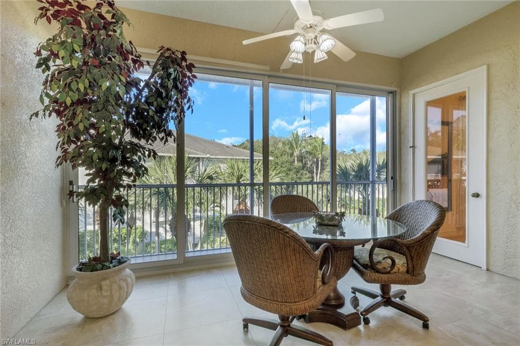 820 Bentwater Cir 202, Naples, FL 34108-4