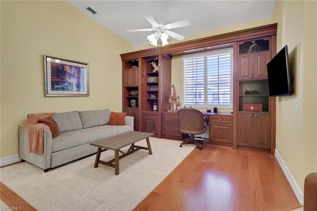 820 Bentwater Cir 202, Naples, FL 34108-7