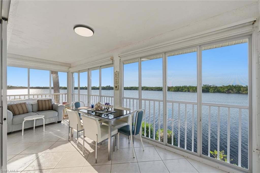 1165 Mainsail Dr 611, Naples, FL 34114-10