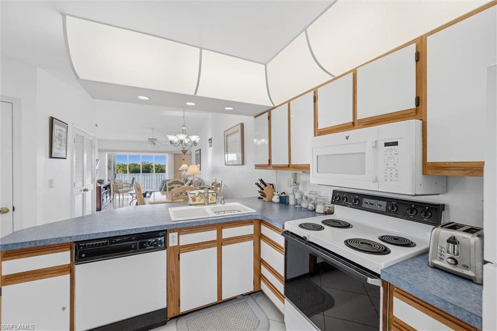 1165 Mainsail Dr 611, Naples, FL 34114-18