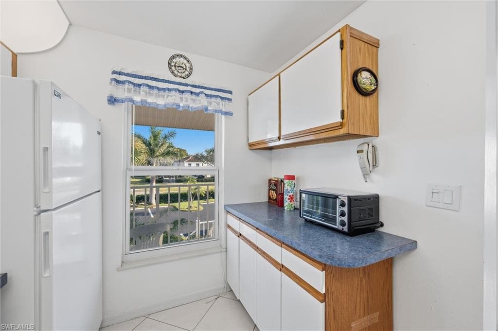 1165 Mainsail Dr 611, Naples, FL 34114-20