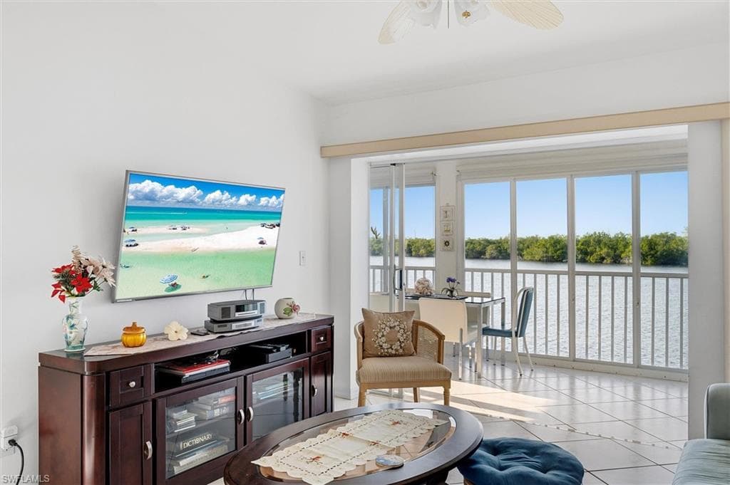 1165 Mainsail Dr 611, Naples, FL 34114-3