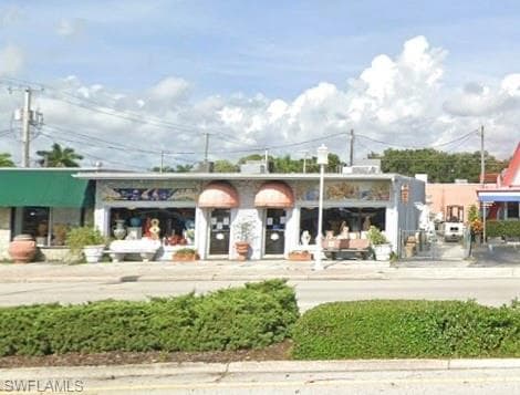 430 Tamiami Trl N 1, Naples, FL 34102-1