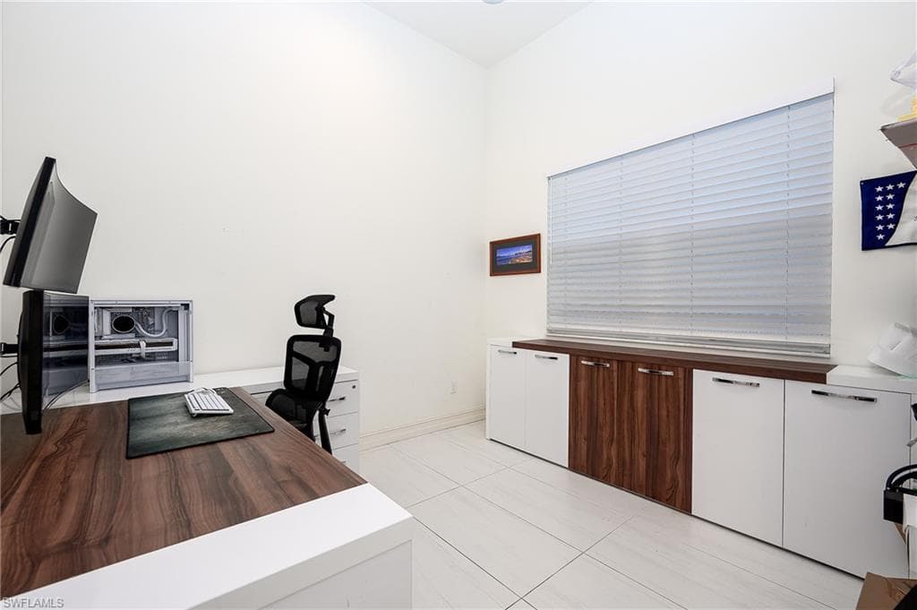 14672 Reserve Ln, Naples, FL 34109-30