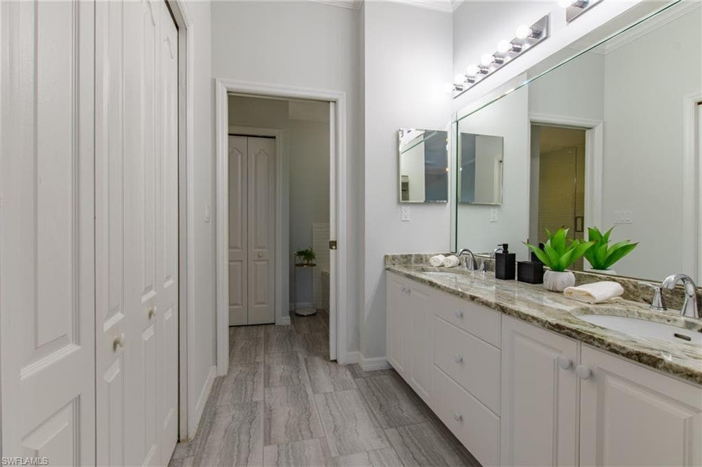 3315 Grand Cypress Dr 101, Naples, FL 34119-22