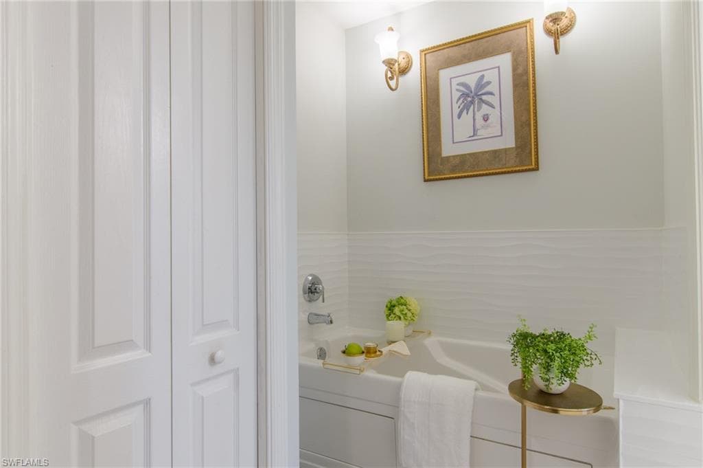 3315 Grand Cypress Dr 101, Naples, FL 34119-24