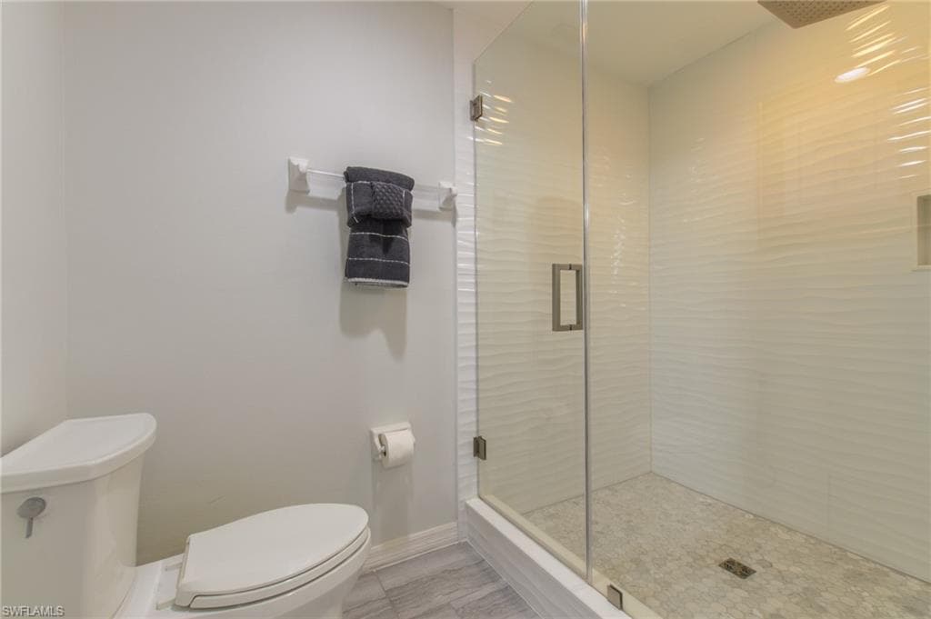 3315 Grand Cypress Dr 101, Naples, FL 34119-25