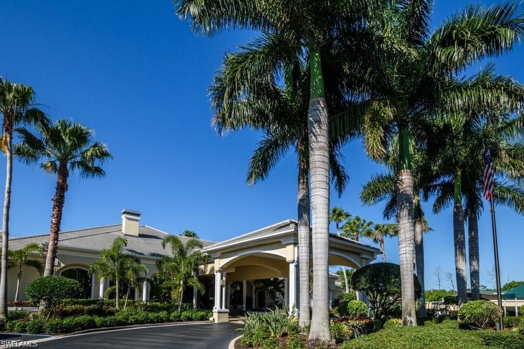 3315 Grand Cypress Dr 101, Naples, FL 34119-43