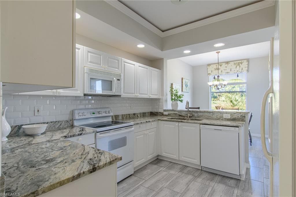 3315 Grand Cypress Dr 101, Naples, FL 34119-4