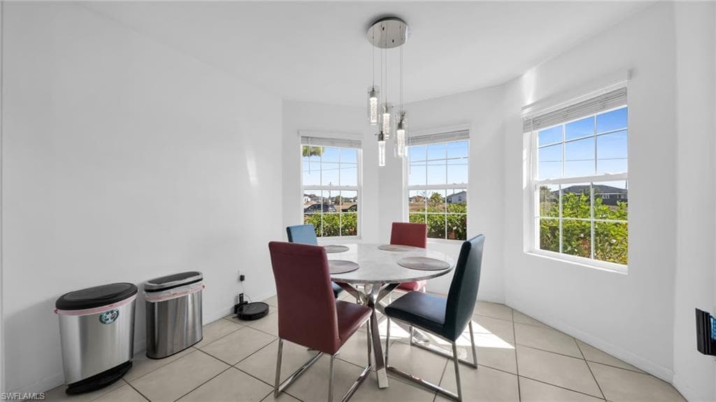 506 Juanita Ct, Cape Coral, FL 33993-12