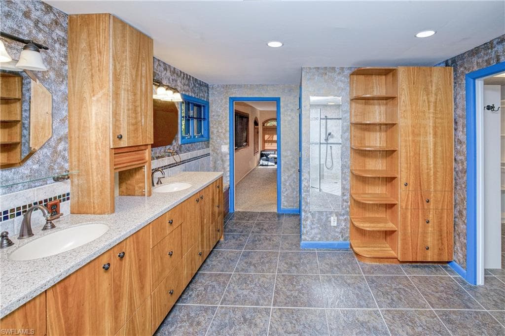 1320 Kingswood Ct, Fort Myers, FL 33919-7