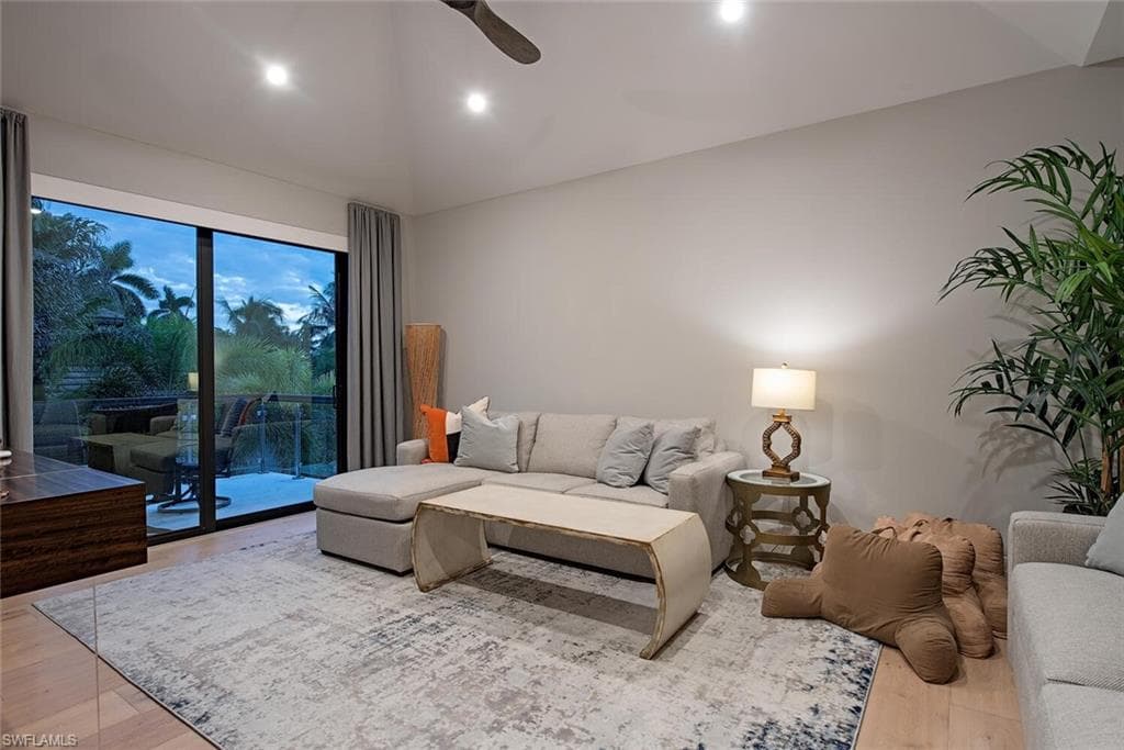 1230 Gulf Shore Blvd S, Naples, FL 34102-13