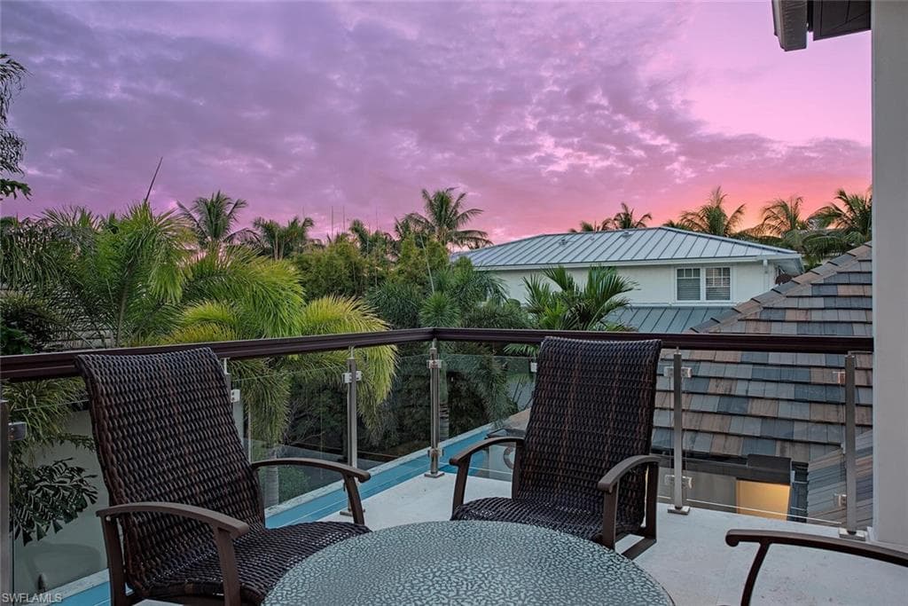 1230 Gulf Shore Blvd S, Naples, FL 34102-14