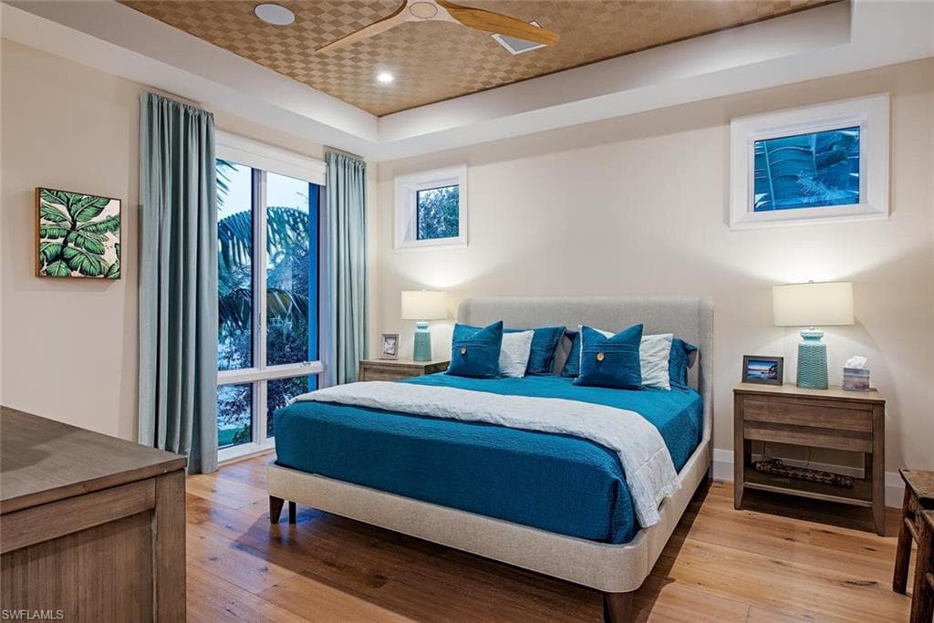 1230 Gulf Shore Blvd S, Naples, FL 34102-17