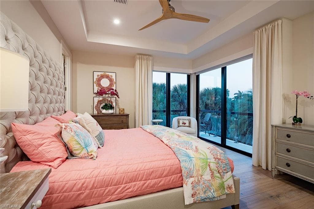 1230 Gulf Shore Blvd S, Naples, FL 34102-18