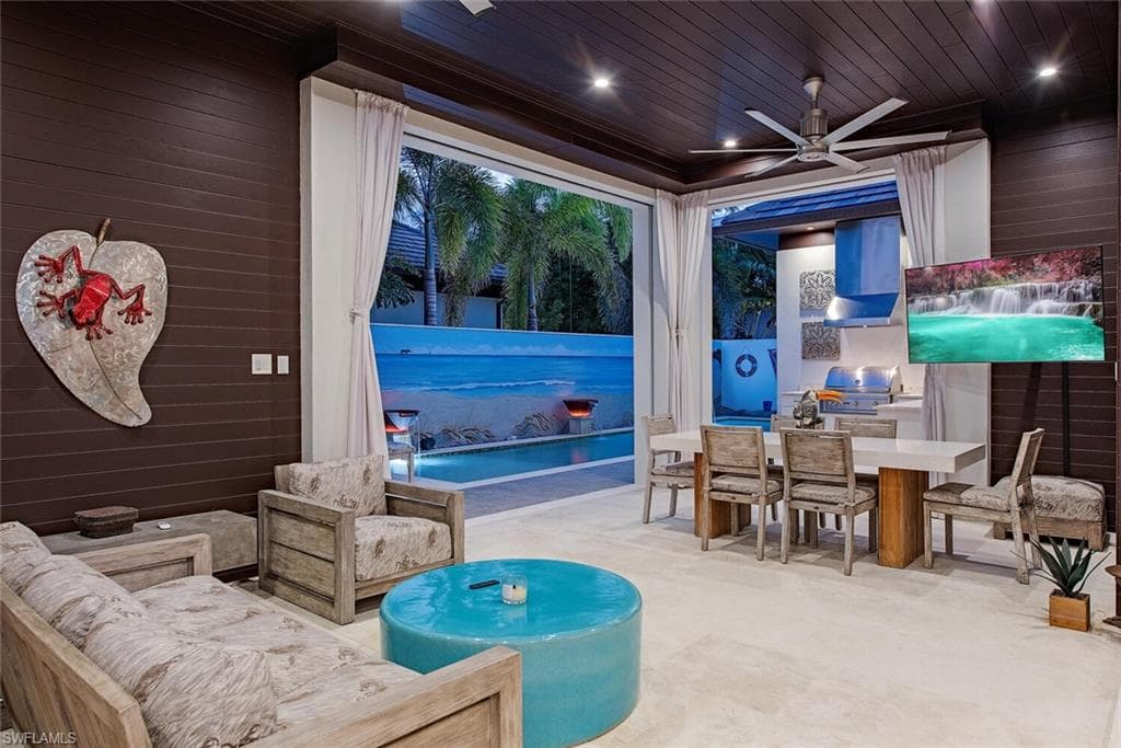 1230 Gulf Shore Blvd S, Naples, FL 34102-21