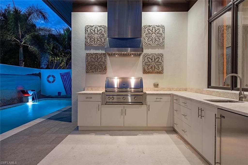 1230 Gulf Shore Blvd S, Naples, FL 34102-22