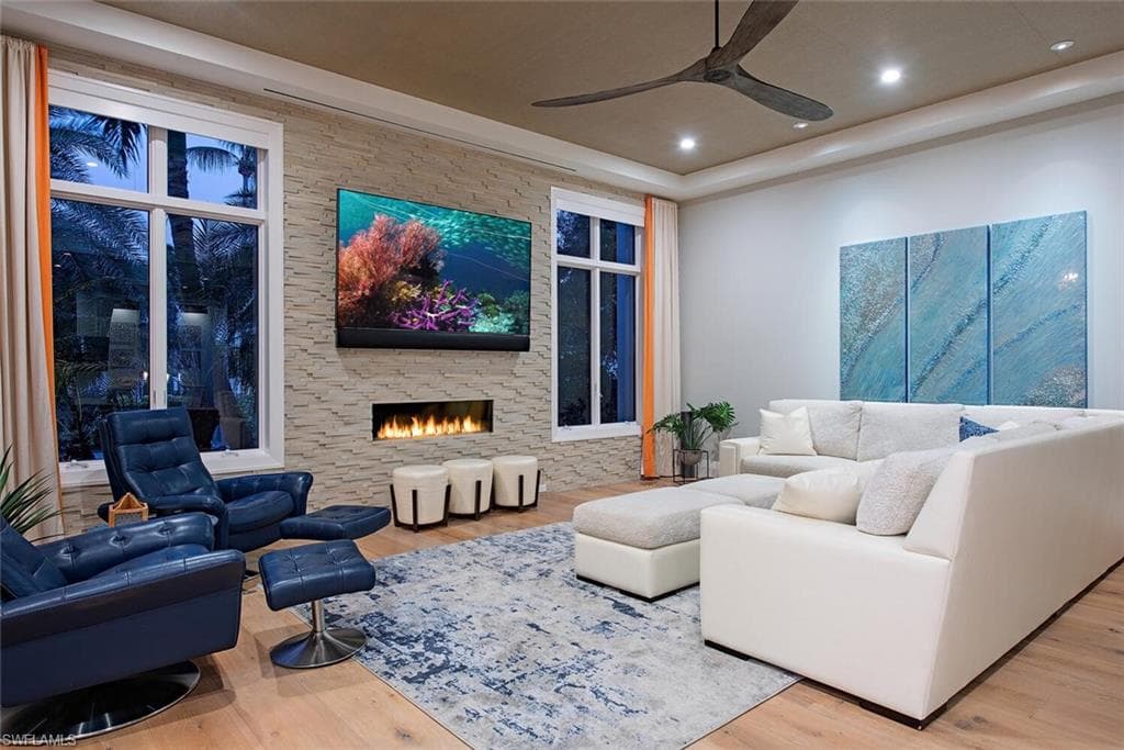 1230 Gulf Shore Blvd S, Naples, FL 34102-4