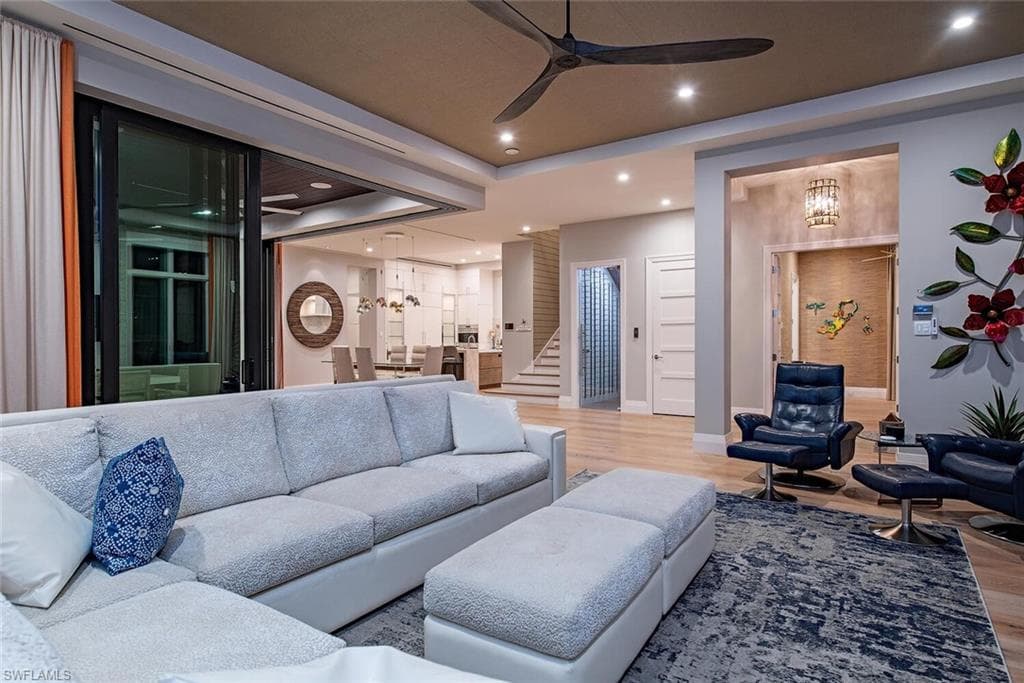 1230 Gulf Shore Blvd S, Naples, FL 34102-5