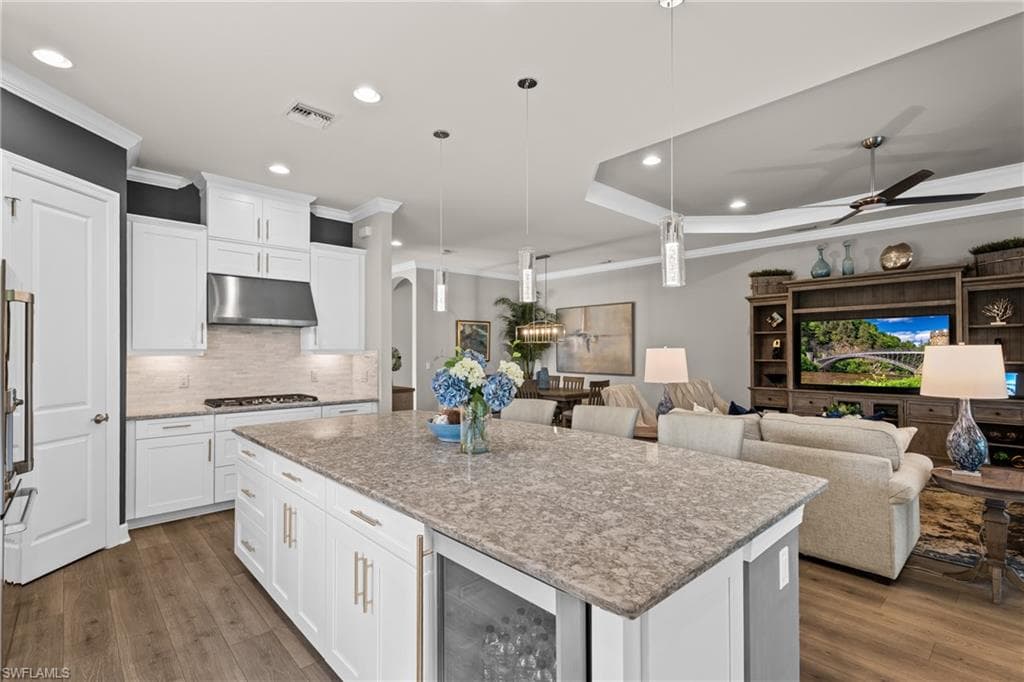 9382 Carretto Dr, Naples, FL 34119-14