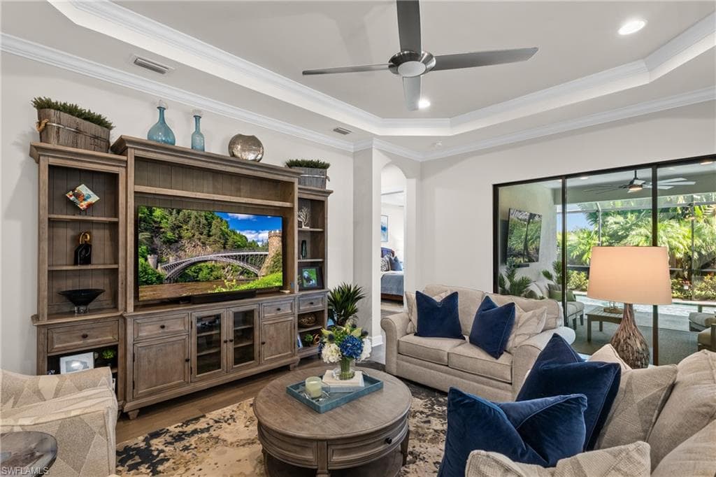 9382 Carretto Dr, Naples, FL 34119-7