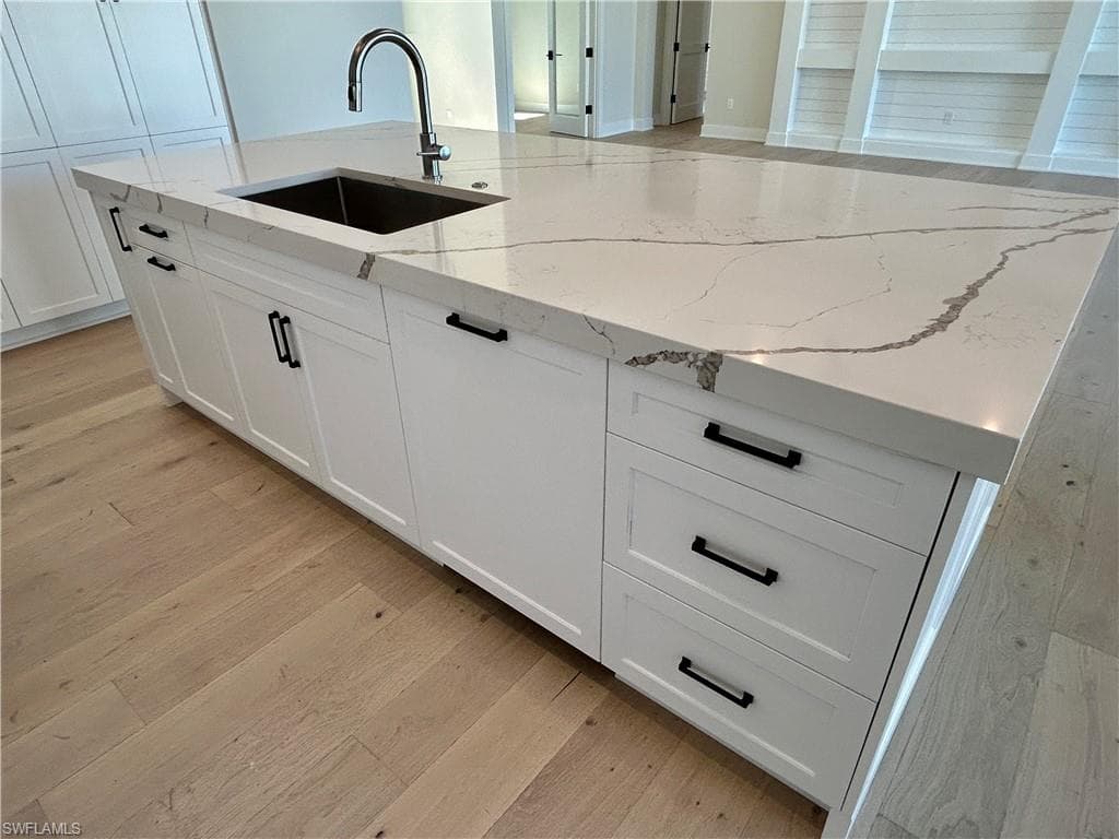 1818 Menorca Ct, Marco Island, FL 34145-10