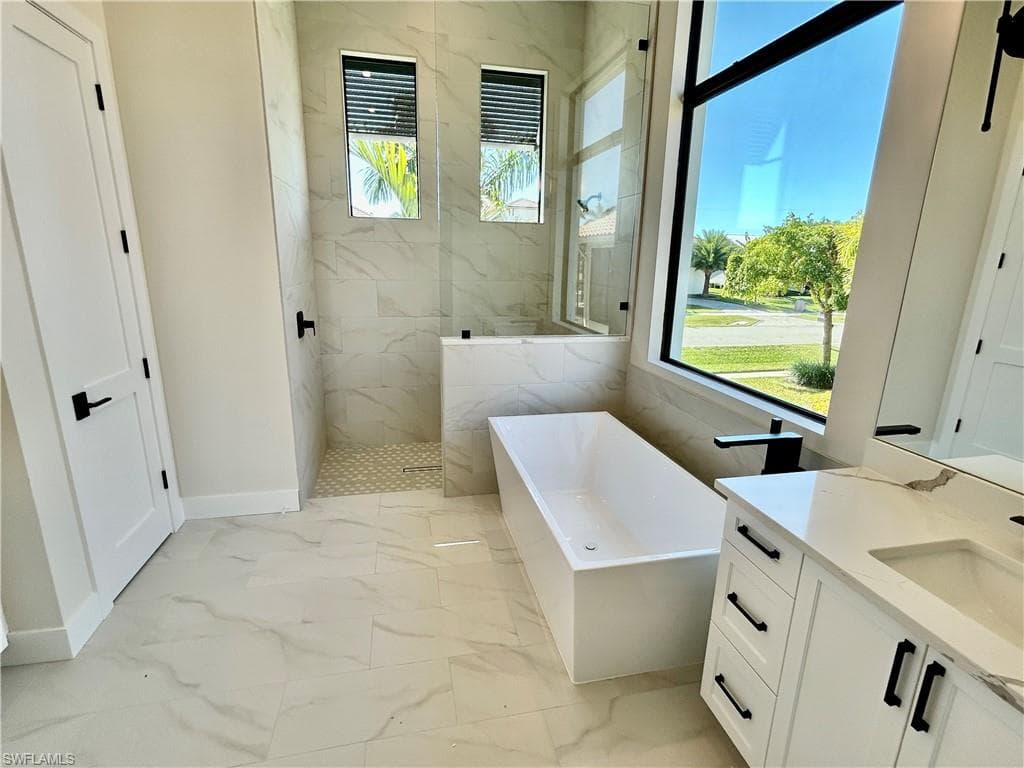 1818 Menorca Ct, Marco Island, FL 34145-18