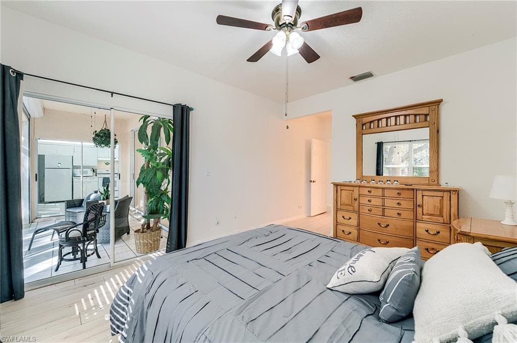 419 Emerald Bay Cir B6, Naples, FL 34110-19