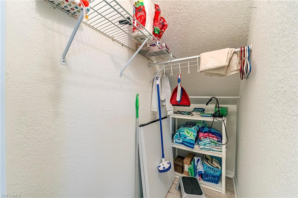 419 Emerald Bay Cir B6, Naples, FL 34110-27