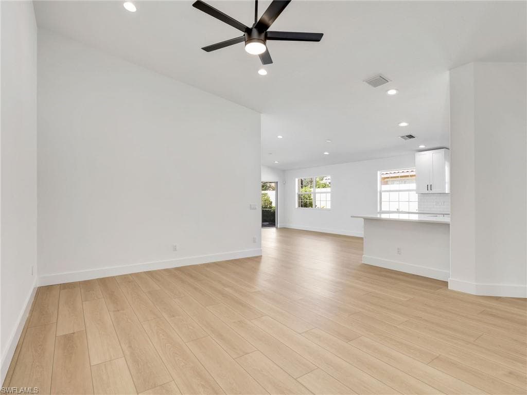 8205 Xenia Ln, Naples, FL 34114-10