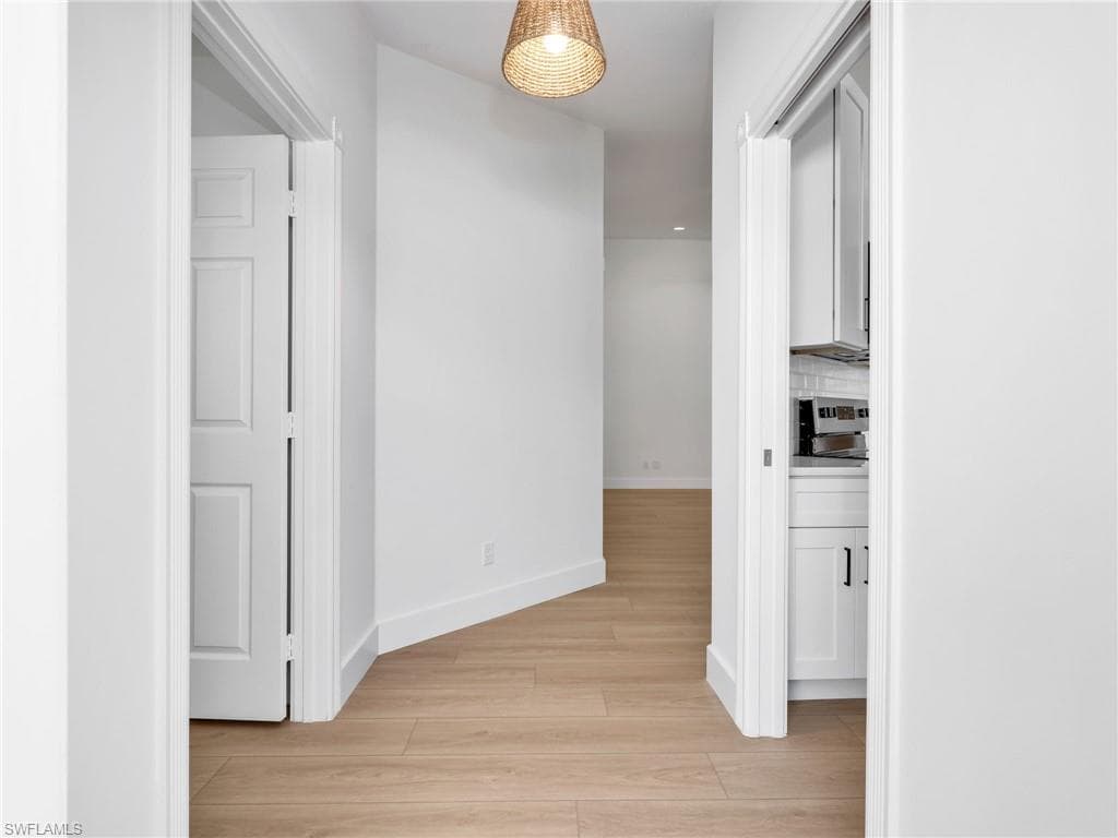 8205 Xenia Ln, Naples, FL 34114-13