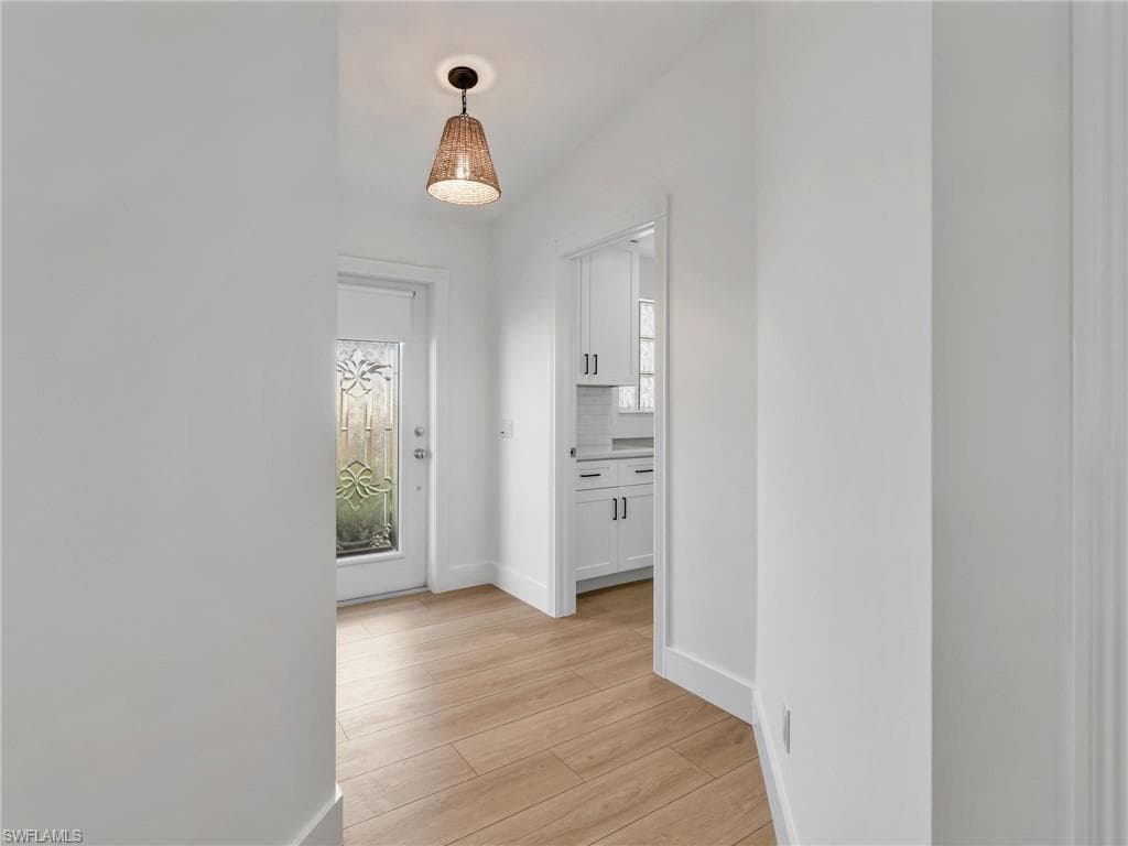 8205 Xenia Ln, Naples, FL 34114-14