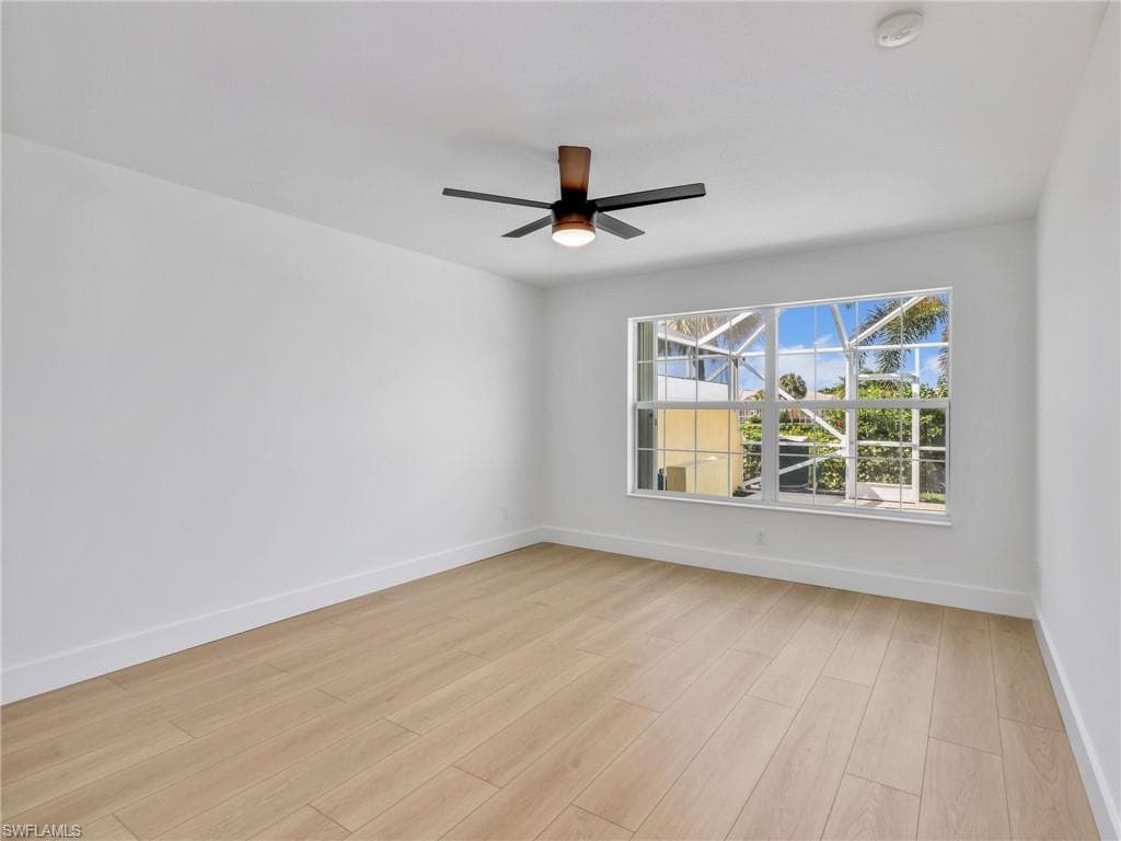 8205 Xenia Ln, Naples, FL 34114-15