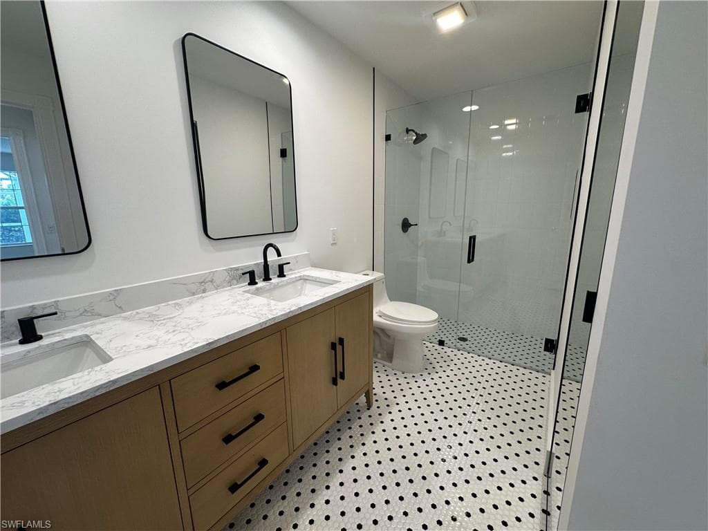 8205 Xenia Ln, Naples, FL 34114-18