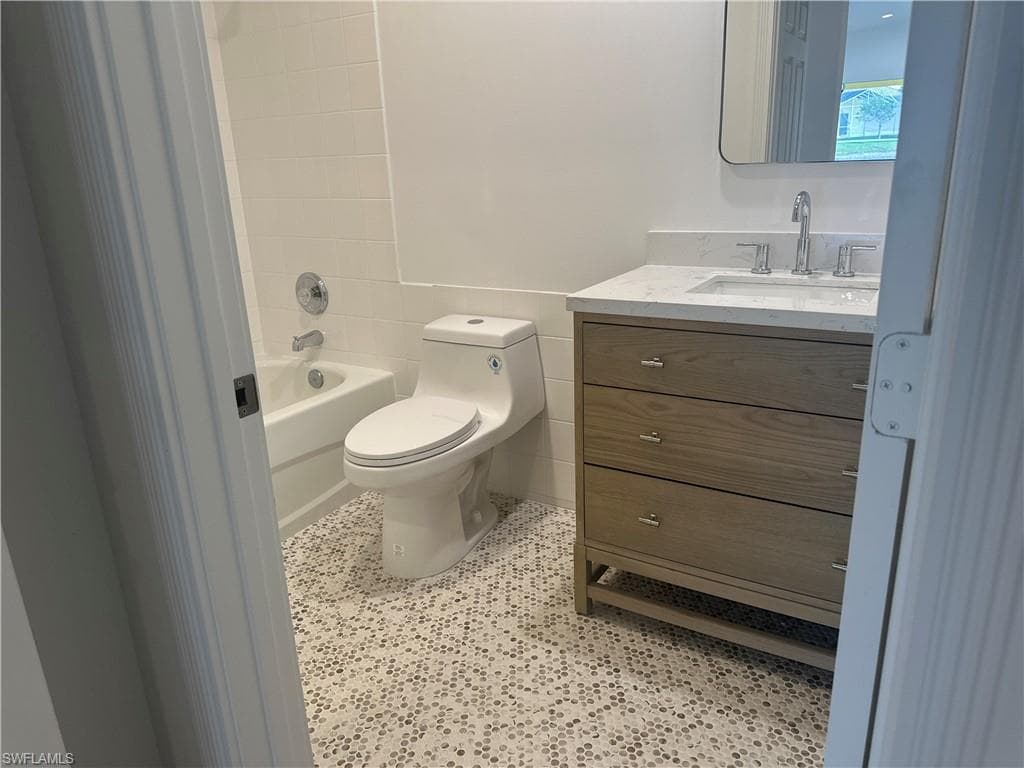 8205 Xenia Ln, Naples, FL 34114-22