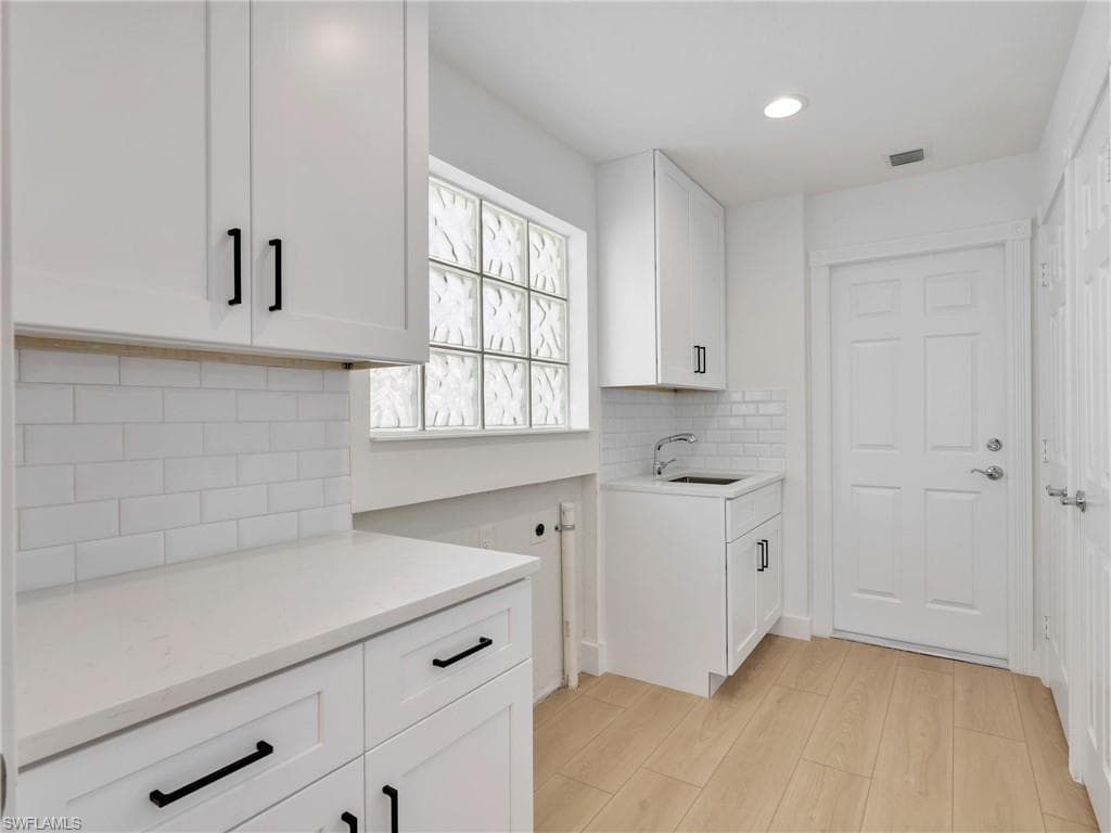 8205 Xenia Ln, Naples, FL 34114-23