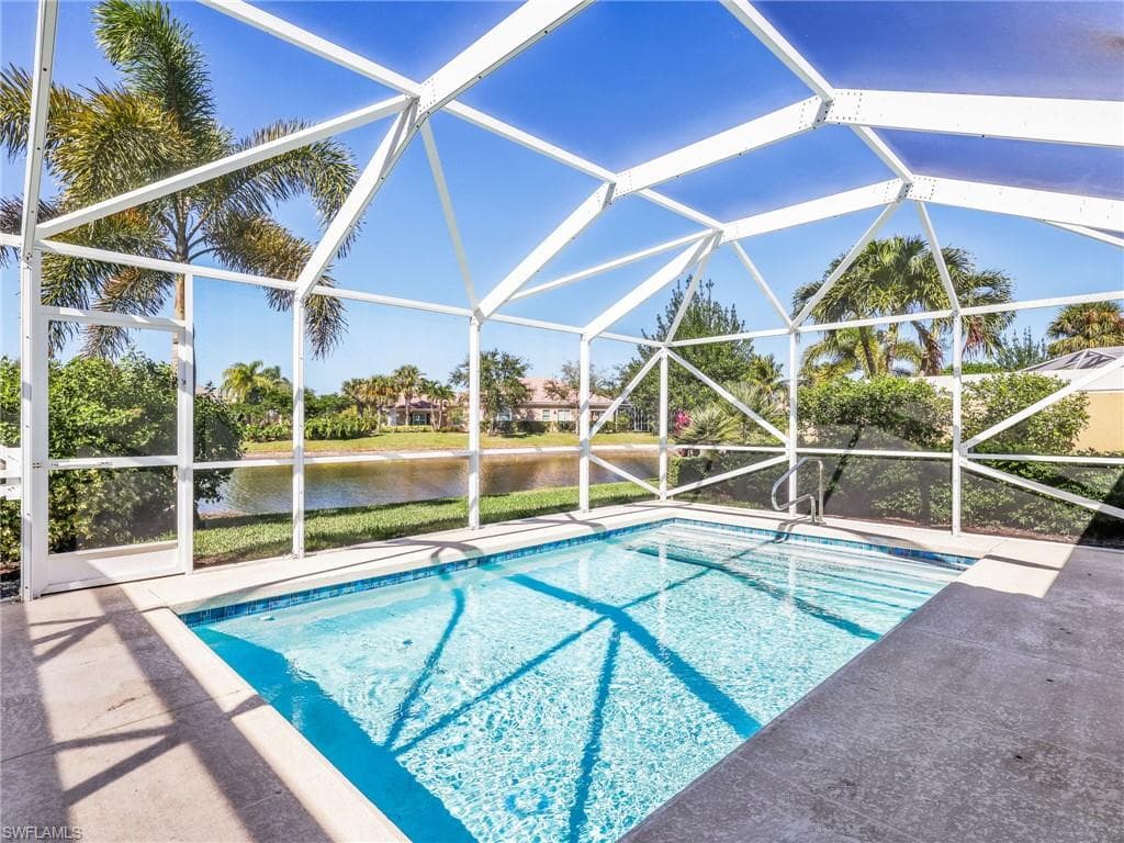8205 Xenia Ln, Naples, FL 34114-24