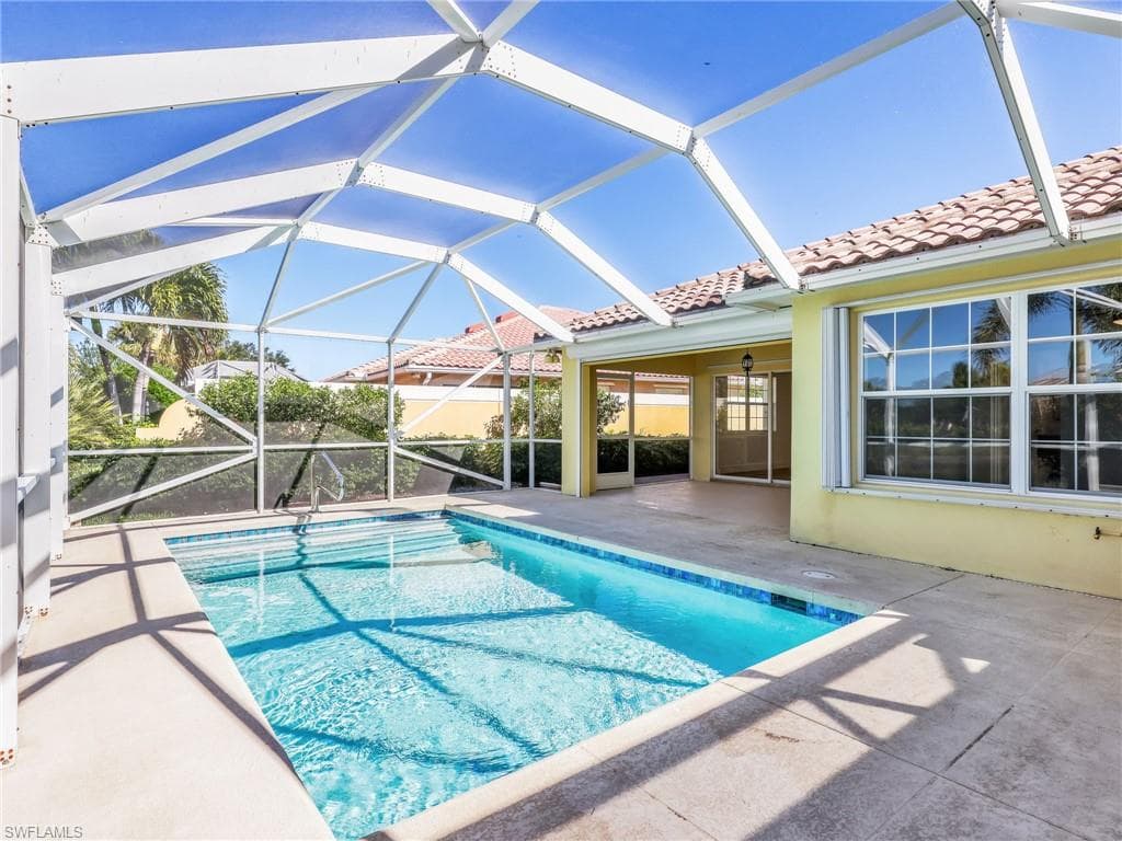 8205 Xenia Ln, Naples, FL 34114-25